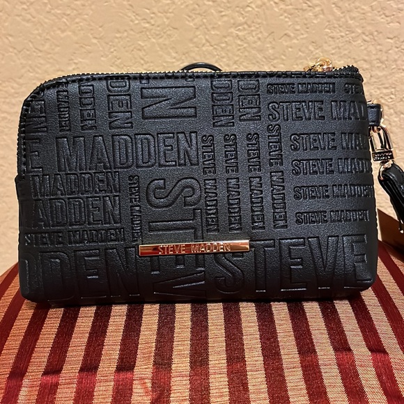 NEW STEVE MADDEN Black Zip Around Wrist-Wallet or SMALL HAND BAG - Picture 4 of 10
